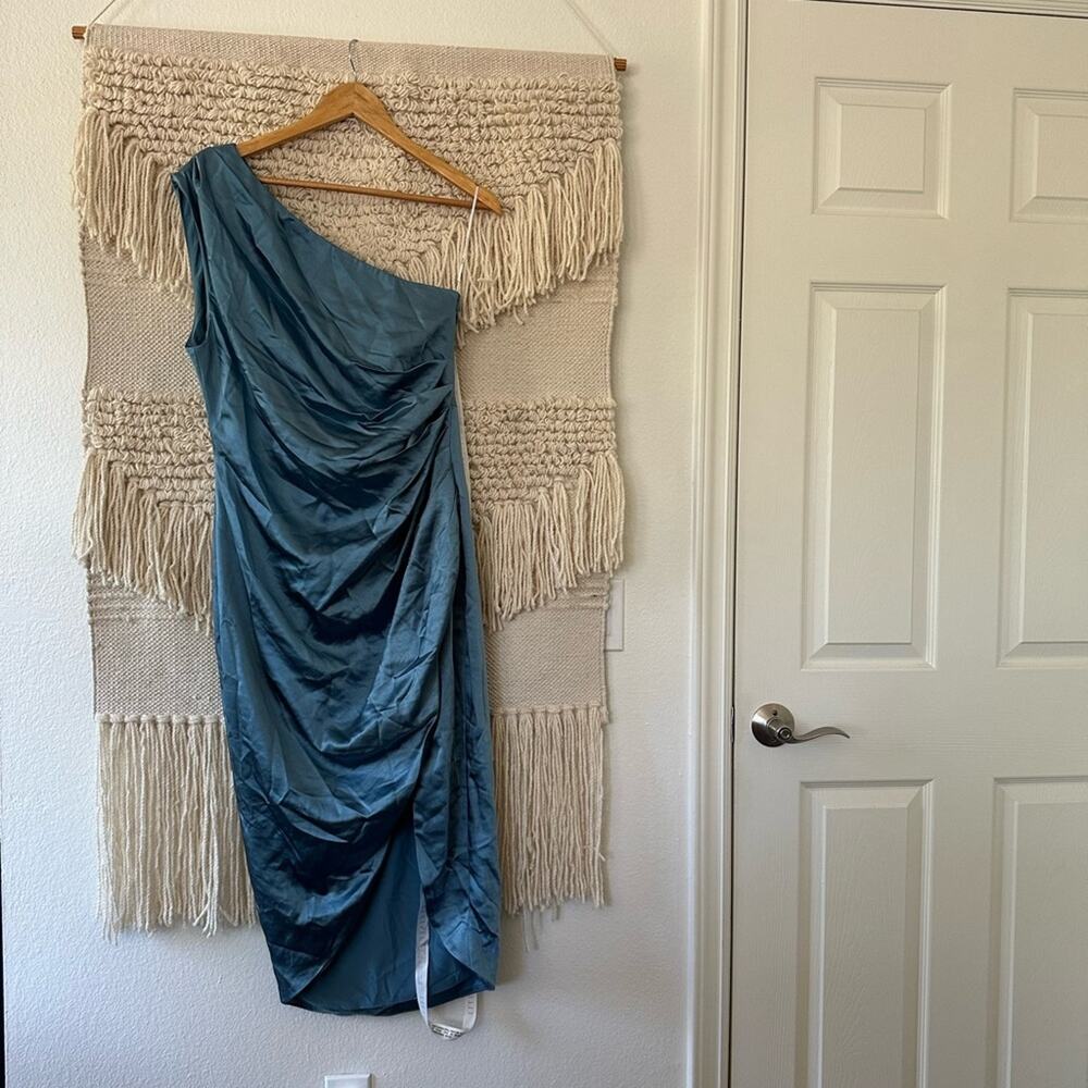 Elliatt Cassini Dress NWT